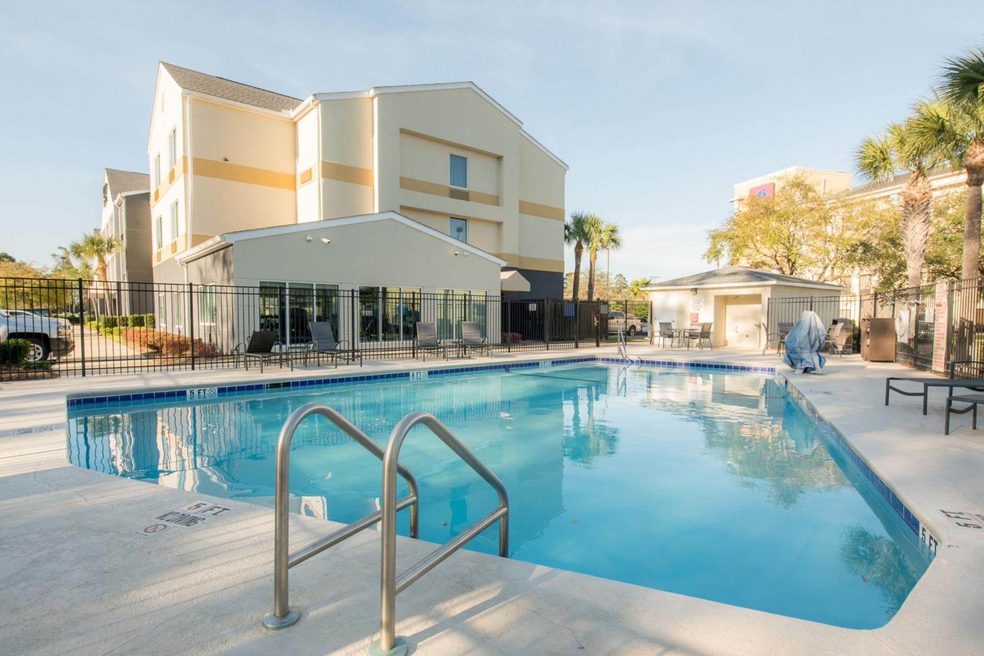 Fairfield Inn Suites Brunswick Exterior foto